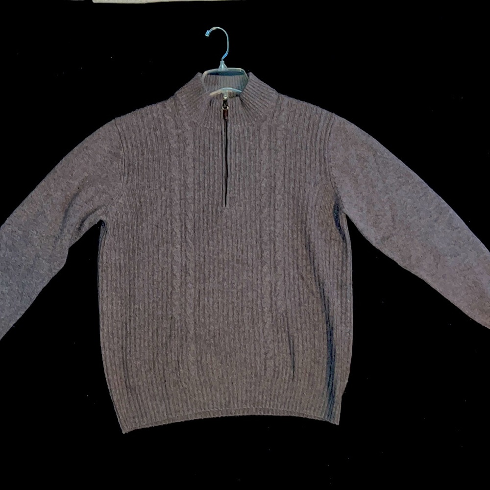 Brand: Raffi
Clothing Type: Long sleeves quarter zip up sweater